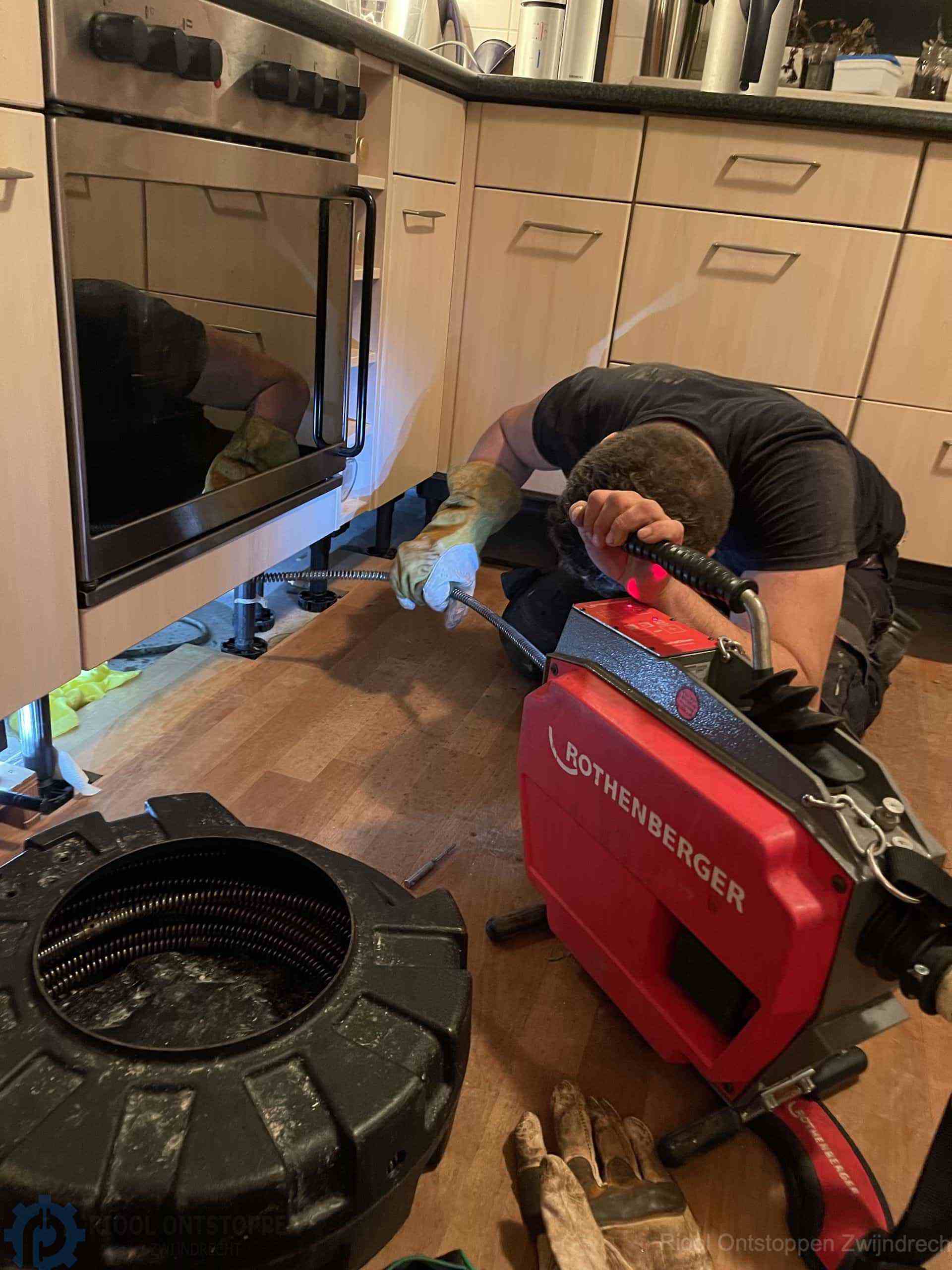 Ontstoppen Afvoer Zwijndrecht